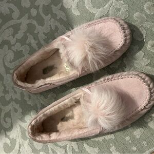 UGG SLIPPERS